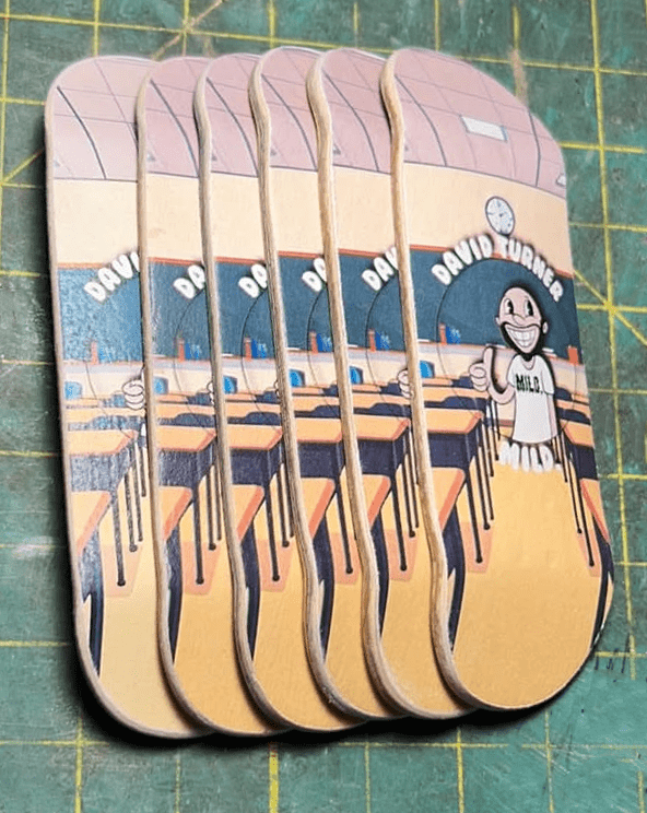 Teak Tuning Pro Fingerboards 32mm Mild Fingerboards Deck - David Turner Pro Model Graphic