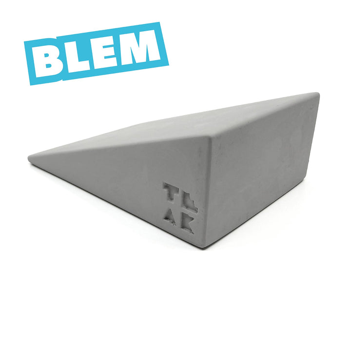 Teak Tuning - Monument Series BLEM Monument Series Concrete Lowboy 1.5 Kicker Ramp, Medium - 4" Long, 1.5" Tall - "Sterling Gray" Colorway - FINAL SALE