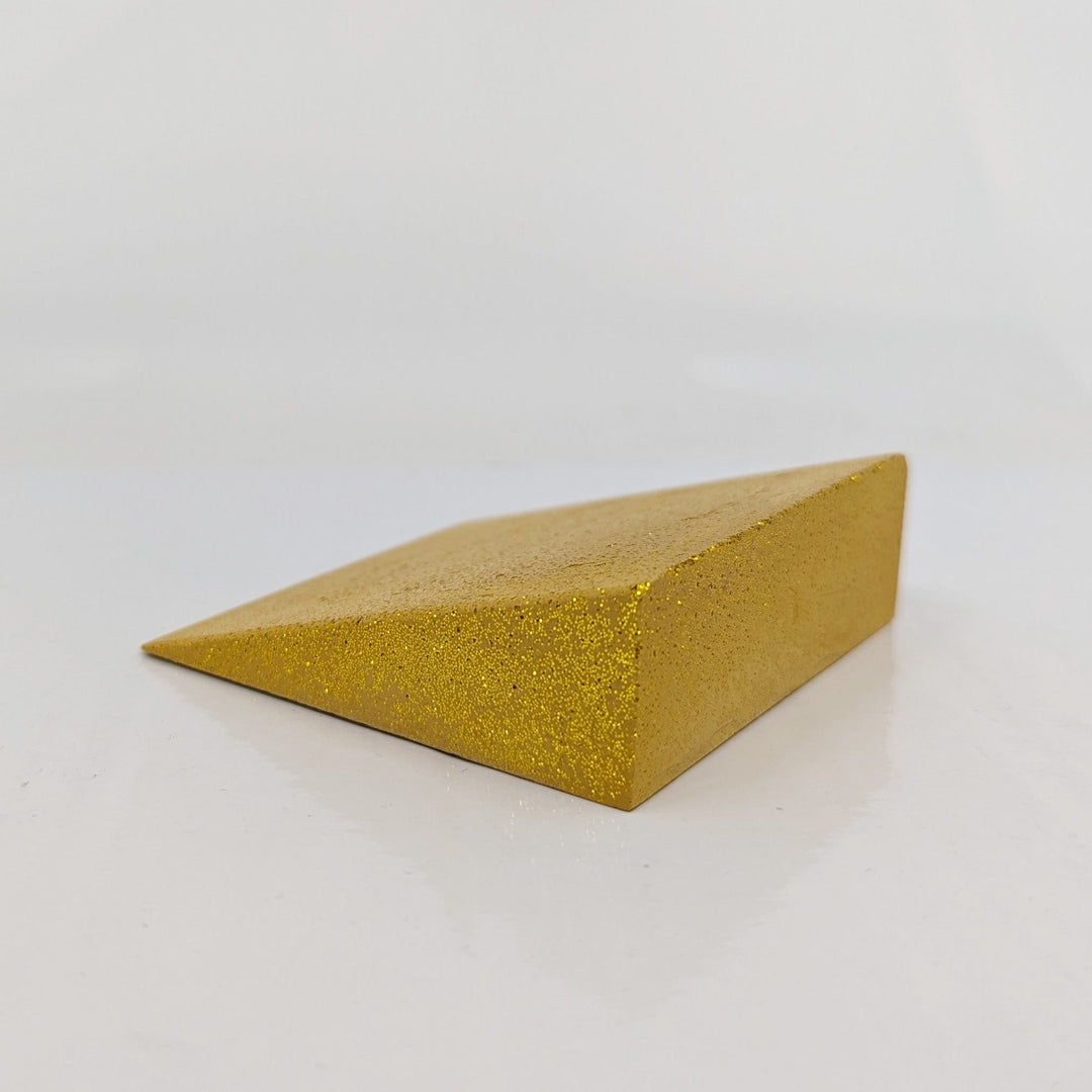 Teak Tuning TEAK INSIDER CLUB Monument Series Concrete Lowboy 1.0 Kicker Ramp, Small - 1 Inch Tall, 3 Inches Long - Special Edition Gold Crusted Colorway