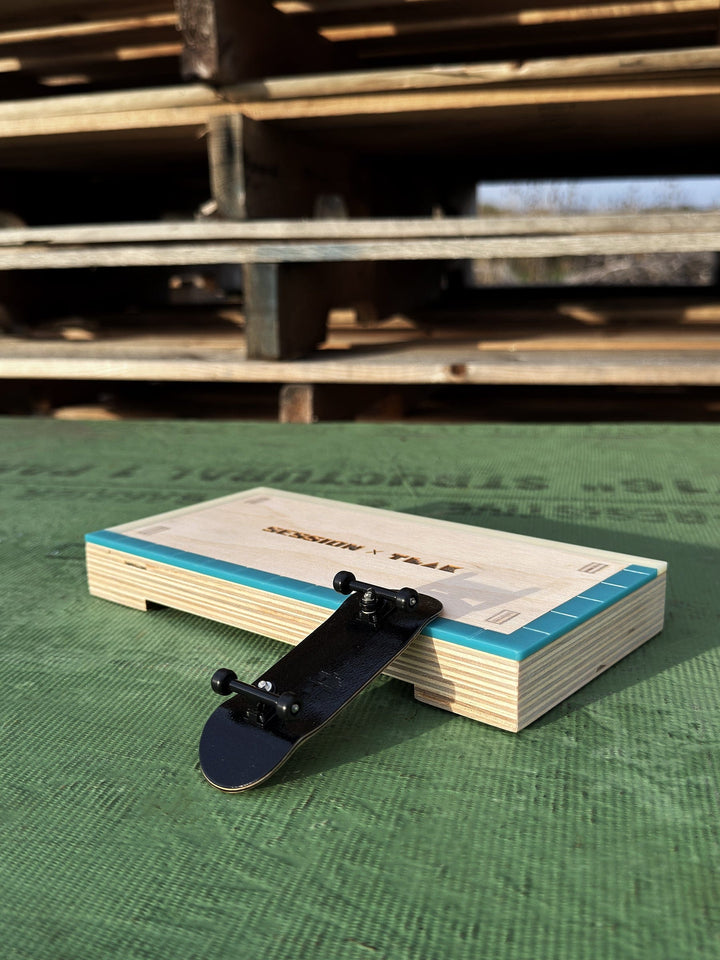 Session Fingerboards Manual Pad - Wooden Fingerboard Obstacle with Acrylic Coping