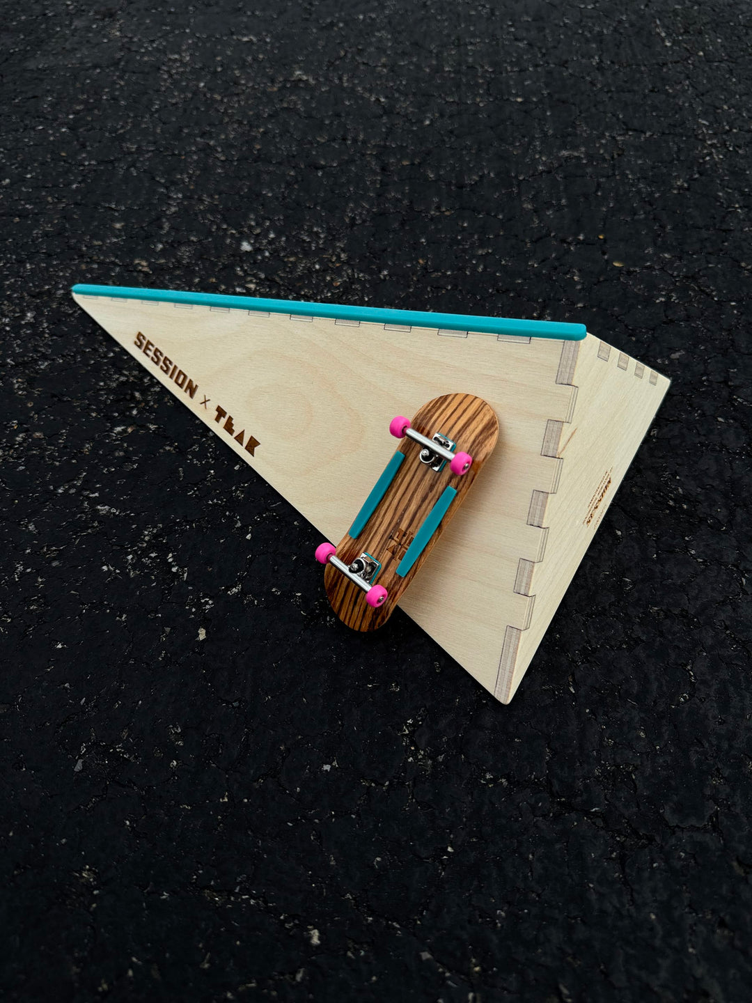 Session Fingerboards The Polebank - Wooden Fingerboard Obstacle with Acrylic Coping