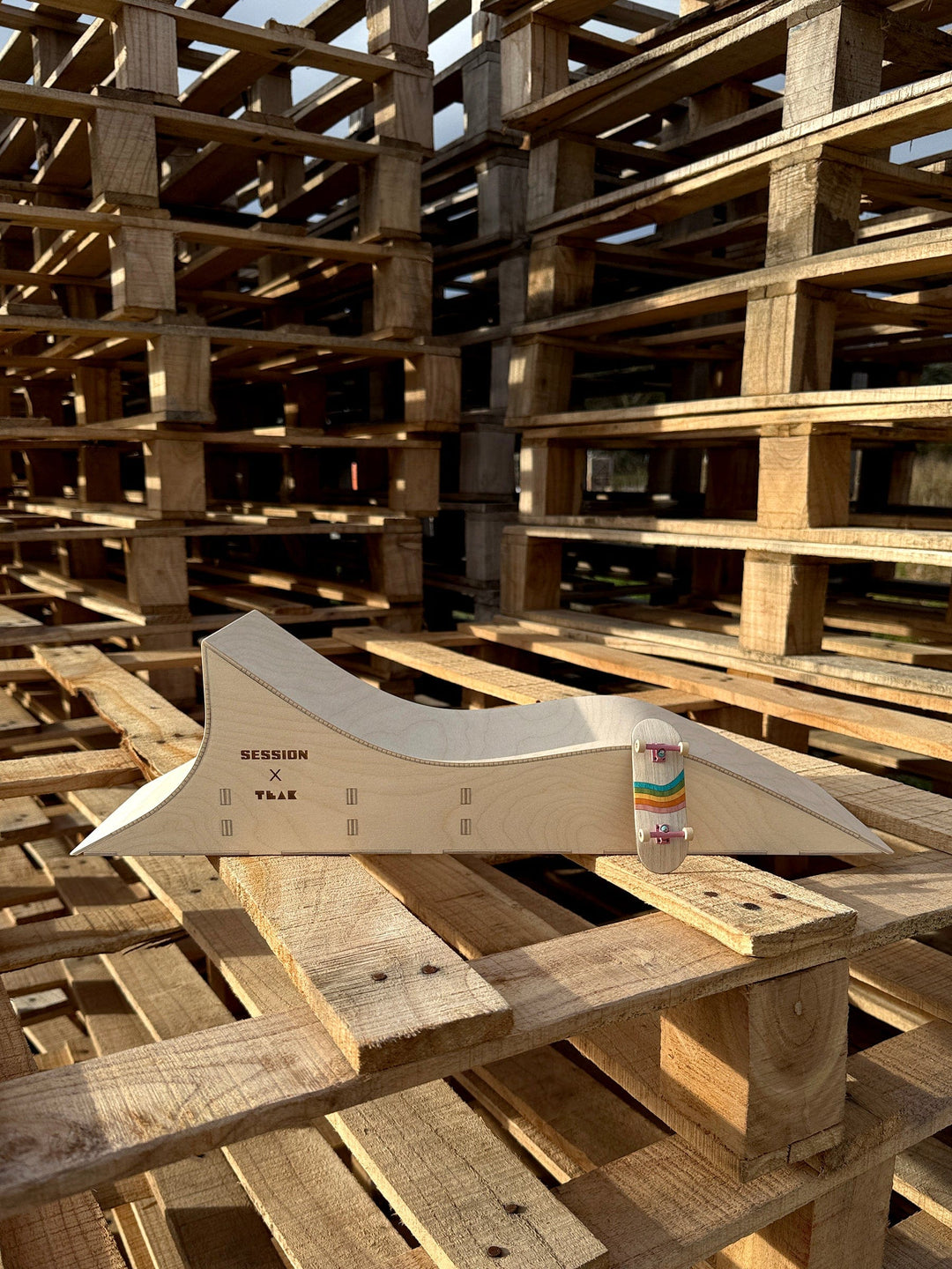 Teak Ramp The Shark - Quarter Pipe + Mellow Wave Ramp – Teak Tuning Pro Fingerboards