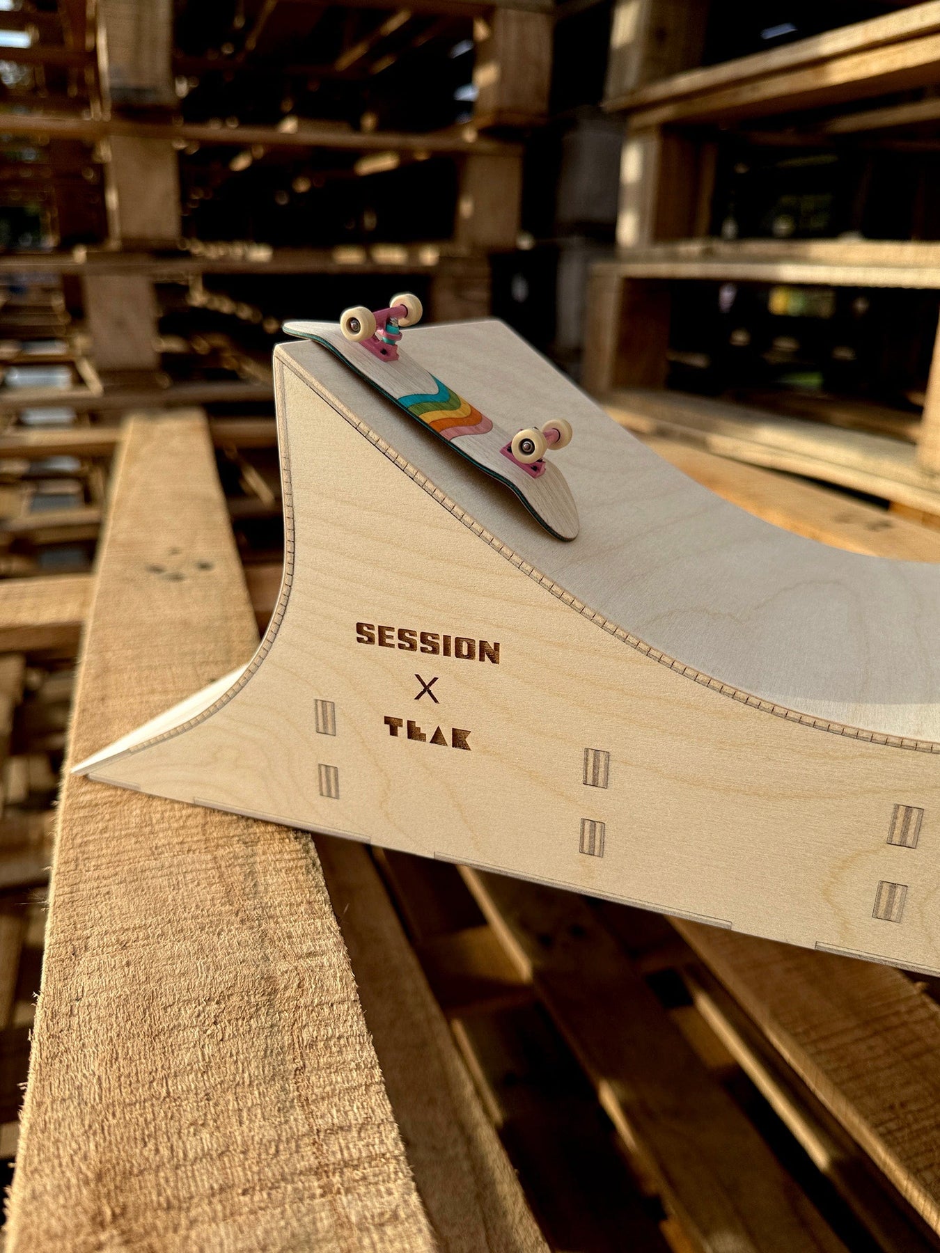 Teak Ramp The Shark - Quarter Pipe + Mellow Wave Ramp – Teak Tuning Pro Fingerboards