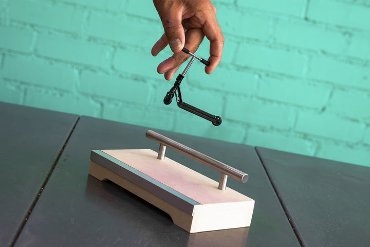 Sequel Sequel Pro Finger Scooter with Working SCS Compression - Black