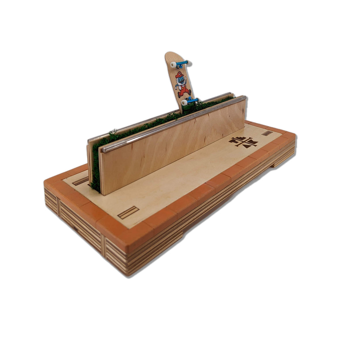 Teak Tuning Teak Tuning Wooden Fingerboard "Combo King", Combo Box with Brick Coping, Metal Rails, and Grass - 13 inches - Collab with WoodOn