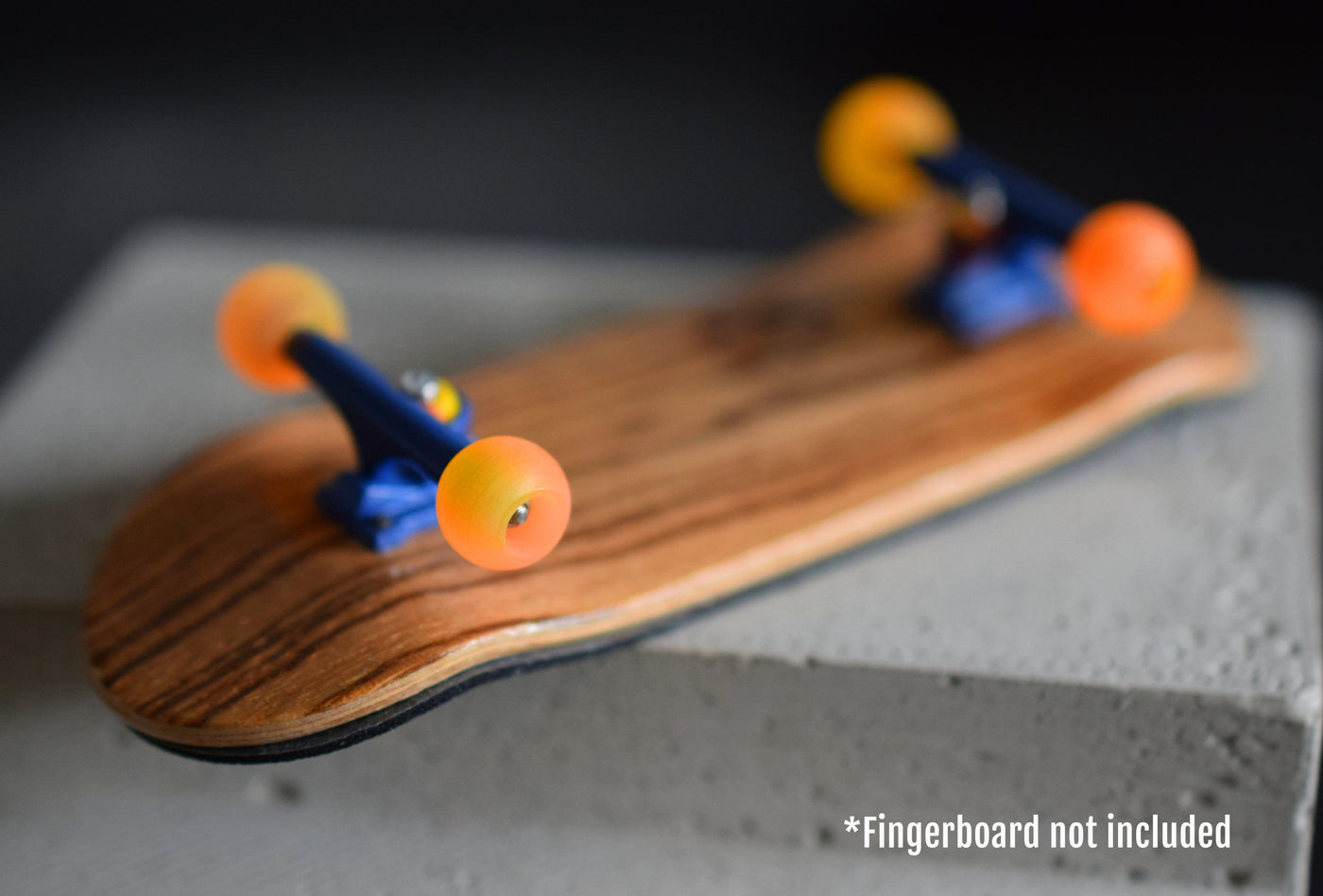 Apex Globe Wheels 61D Urethane ABEC9 Bearings "Sol" Teak Tuning Pro Fingerboards